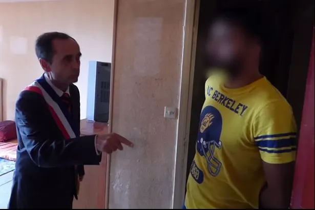 Primar francez, filmat când le spunea refugiaților ”Nu sunteți bineveniți în acest oraș”