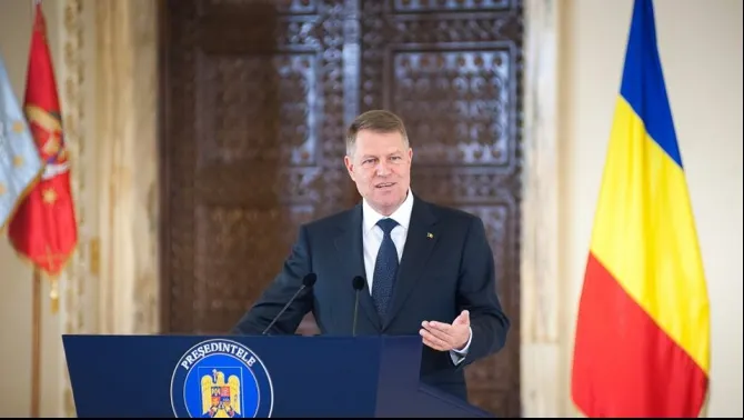 Iohannis: Sunt alături de dascăli şi de părinţi