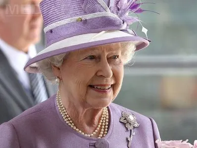 Regina Elisabeta a II-a depășește, astăzi, recordul de longevitate pe tronul britanic