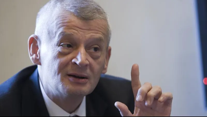 Cum avea grijă Oprescu de apropiaţii săi: dezvăluiri despre neregulile din Primăria Capitalei