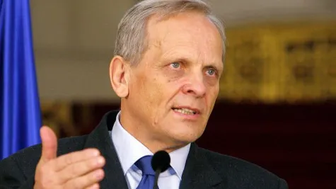 Stolojan: Moțiunea de cenzură atrage atenția a ceea ce se întâmplă la conducerea Guvernului