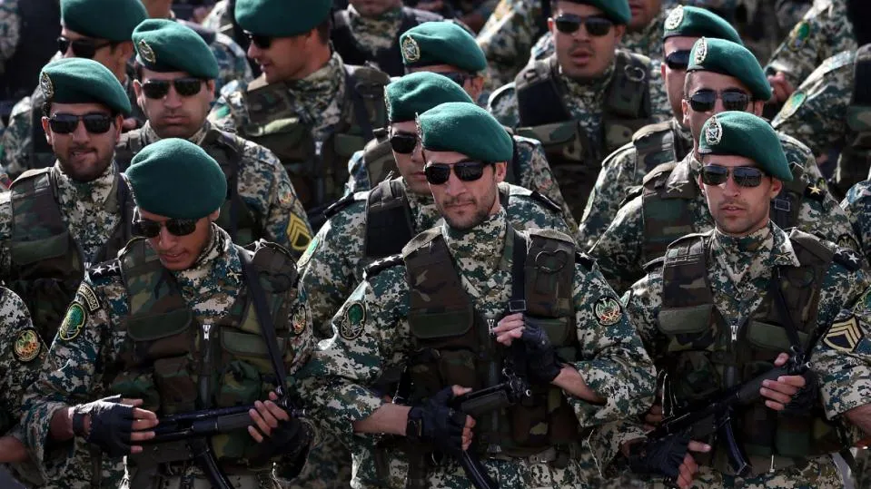 Surse: Trupe iraniene susținute de avioanele rusești, pregătesc o ofensivă majoră în Siria