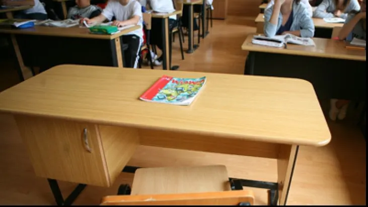 Elevă, dispărută dintr-un internat din Bacău. Colegii au găsit un bilet lăsat de ea. Ce scria în el