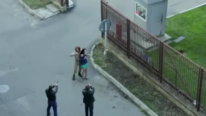 Gestul său a ajuns "viral" pe Facebook. Ce le-a făcut un bărbat actorilor în timpul unor filmări