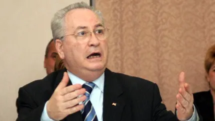 PNL a depus moţiune simplă pentru demiterea lui Oprea: Atitudinea lui este condamnabilă!