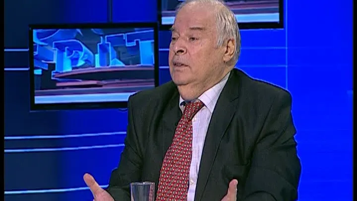 Boda: Iohannis trebuie să își aducă doi purtători de cuvânt și să își schimbe consilierii 