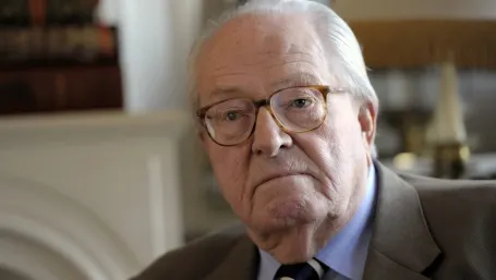 Jean-Marie Le Pen cere în justiție reintegrarea sa în Frontul Național 