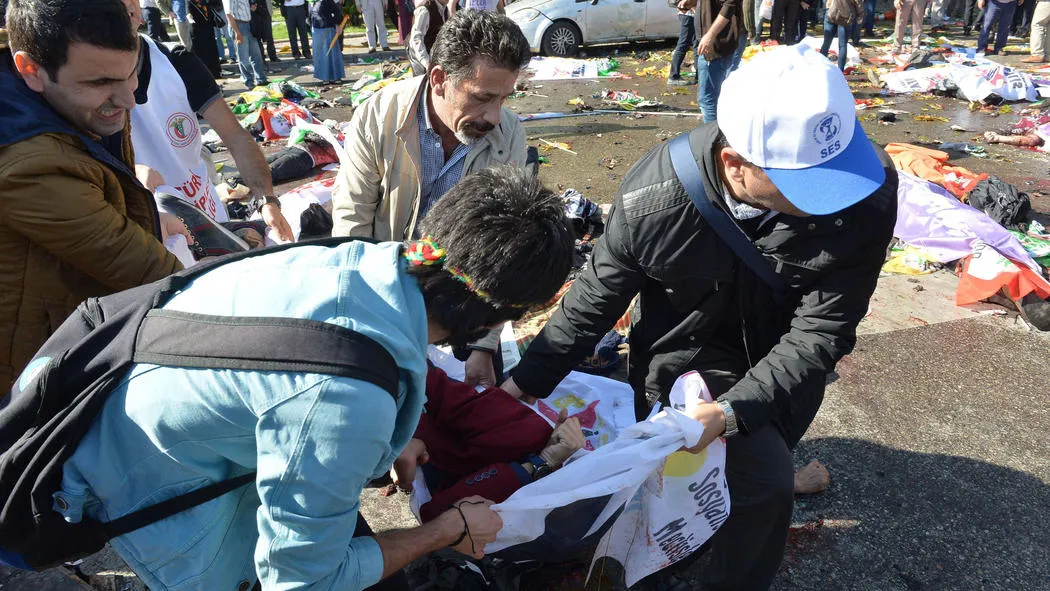 Masacru în capitala Turciei. 95 de morţi și 246 de răniți după un dublu atentat cu bombă