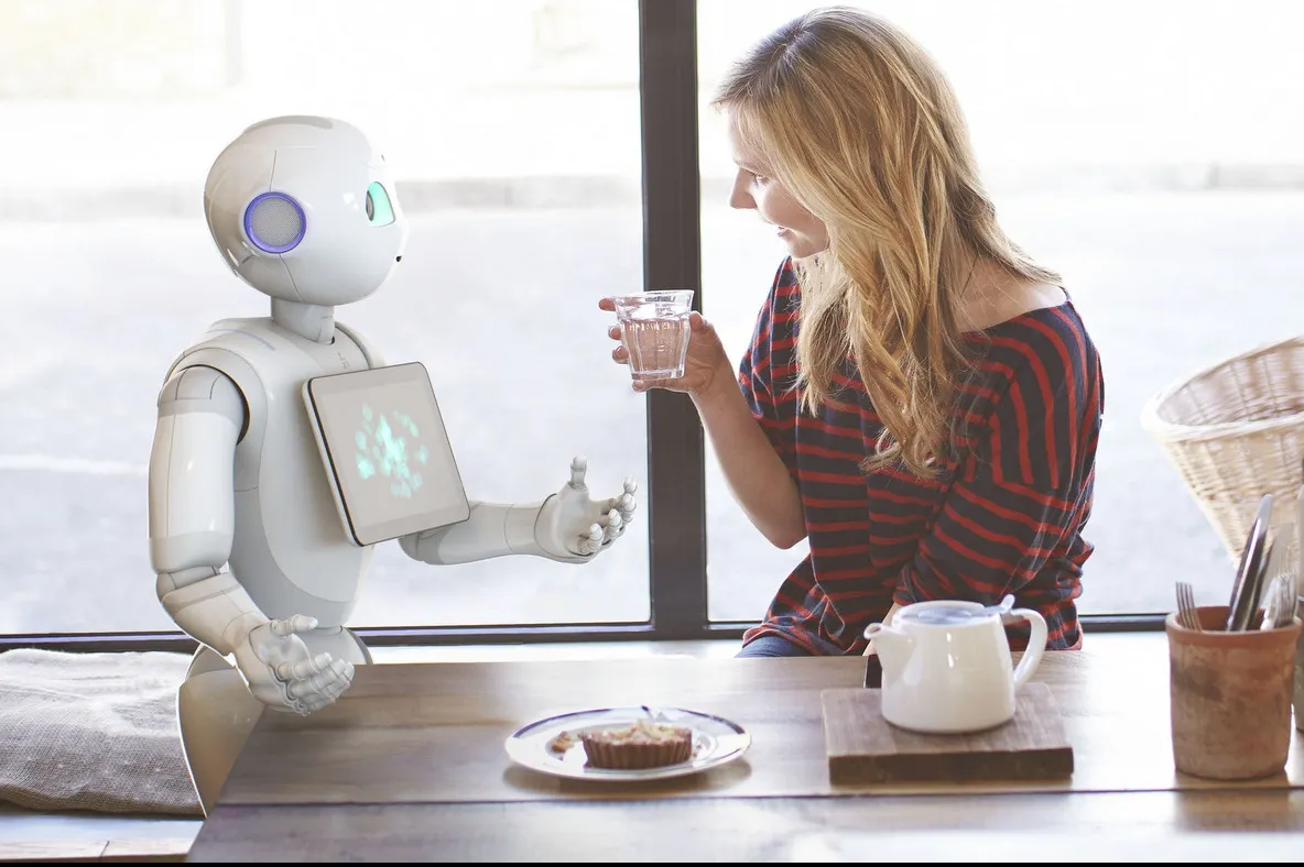 Robotul umanoid Pepper și-a făcut marți debutul în Europa, la Paris