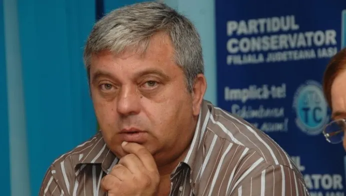 "Pieptul în faţă, dosul în spate". Secretarul de stat în Ministerul Educaţiei a demisionat 