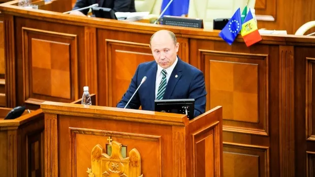 Guvernul de la Chișinău, demis prin moţiune de cenzură. Vremuri grele pentru proeuropeni