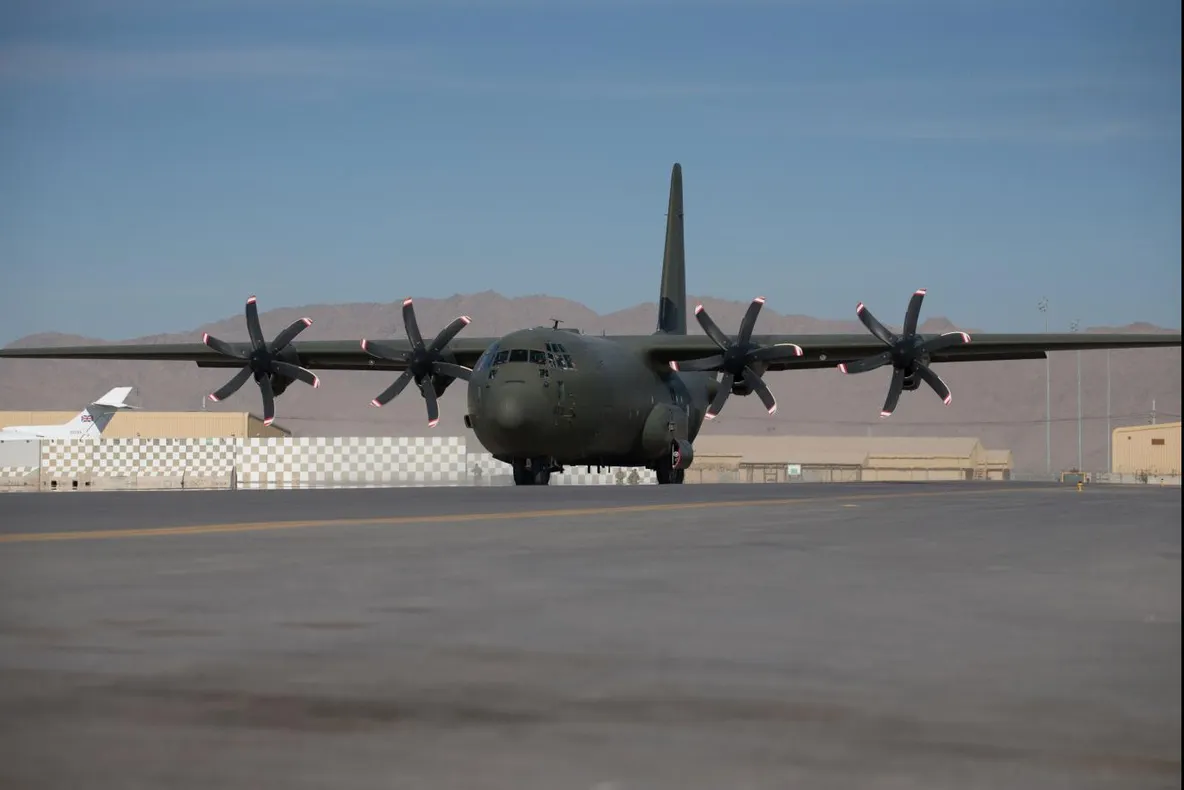 Un avion militar american s-a prăbuşit în Afganistan. 11 persoane au murit