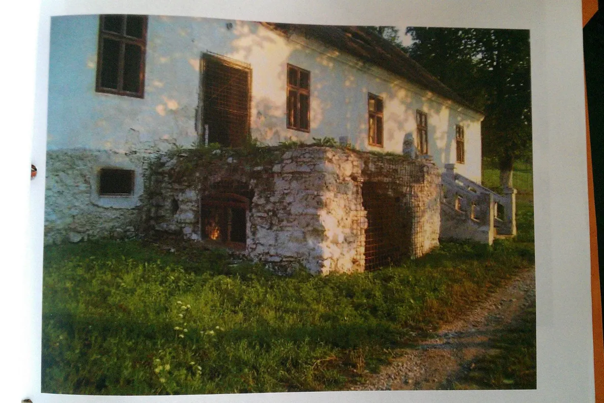 Conac vechi de cinci secole se vinde cu 38.000 de euro 