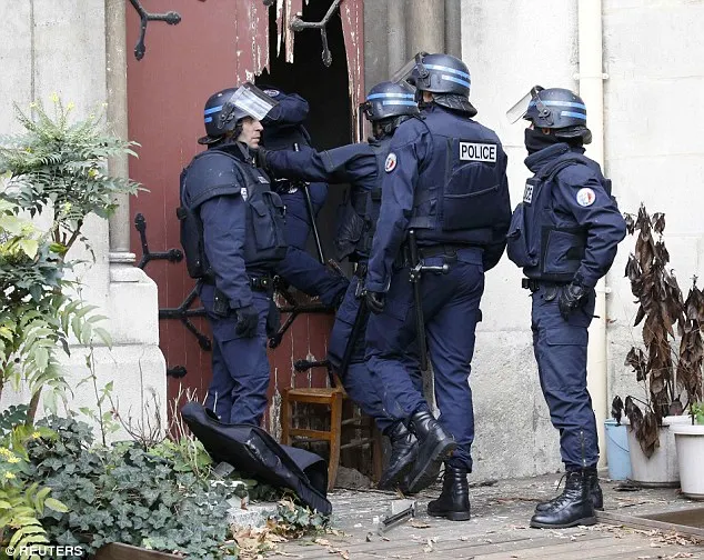 Capitala jihadistă a Franței. Cum arată ghetoul din Paris burdușit cu teroriști