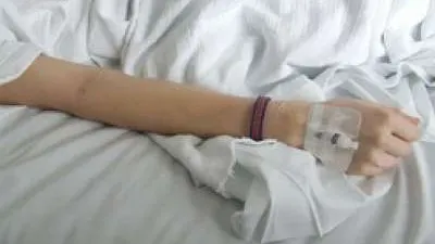 Caz cutremurător la Suceava: tânără rănită de tren, condamnată la moarte de familie - s-a stins joi