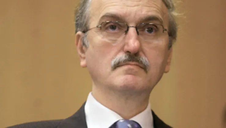Analist economic: "Majorarea salariilor cu 10%, o măsură electorală". Cât ar putea urca deficitul  