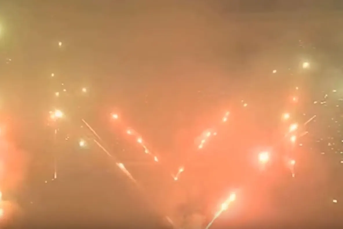 VIDEO Show pirotehnic foarte periculos pe Arena Națională. Stadionul nu are autorizație de la ISU