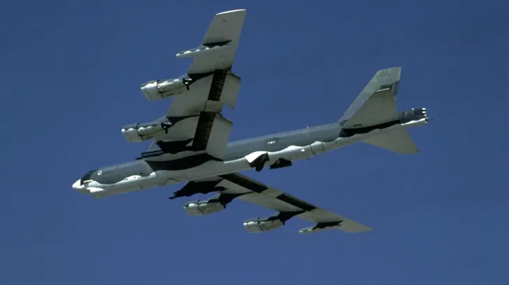 SUA provoacă din nou China. Bombardiere americane în apropierea insulelor revendicate de Beijing