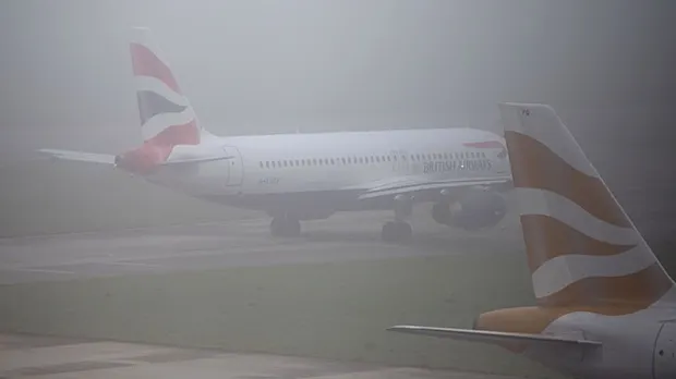 Mai multe aeroporturi din Europa afectate de ceața densă 