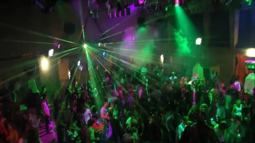 Buzău. Nereguli constatate de ISU la cluburi, discoteci și pub-uri 