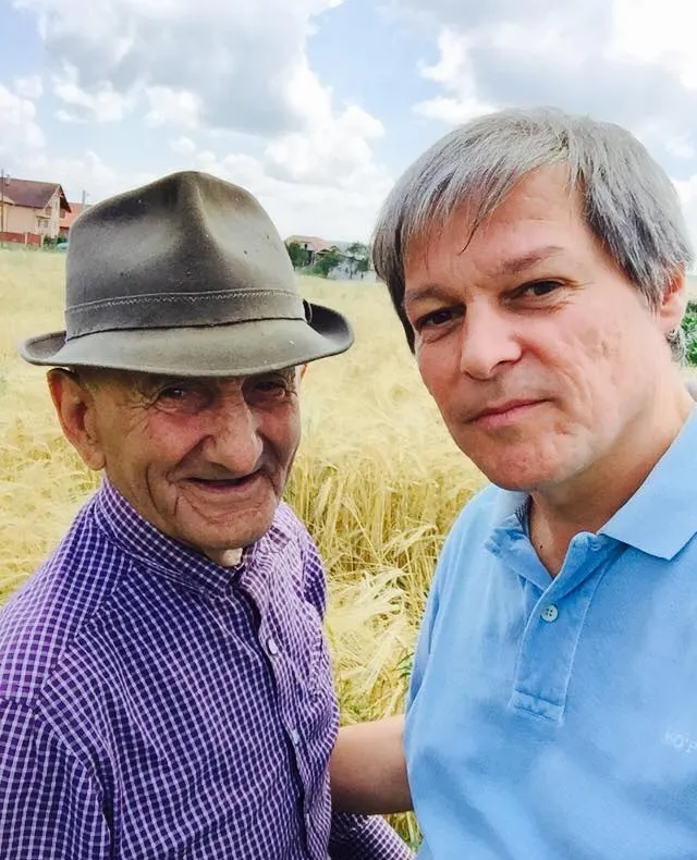 Dacian Cioloș. Povestea emoționantă și nebănuită din spatele acestei fotografii