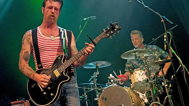Membrii Eagles of Death Metal vor să fie primii artişti care vor cânta la Bataclan, la redeschidere