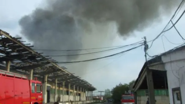 Explozie la o fabrică de mobilă din Sighetul Marmaţiei. Cinci răniţi