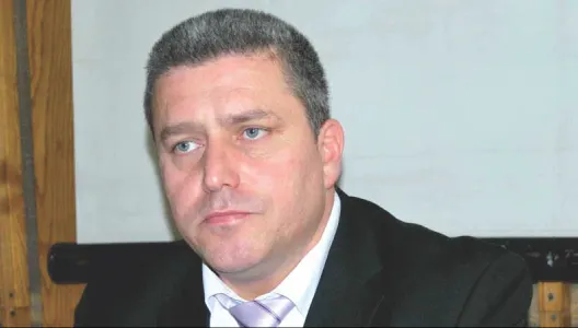 Răspuns halucinant al unui senator UNPR la întrebarea: De ce nu dă primarul Piedone declarații?