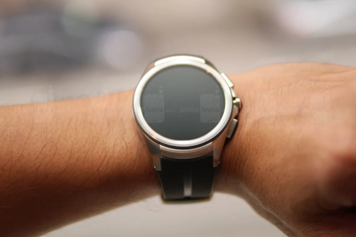 Gafă uriaşă la LG. Noul smartwatch a fost retras 