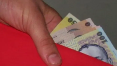 Atenţie! Bani falşi, pe piaţă: cu ce bancnote s-au prezentat mai multe persoane la Poliţie