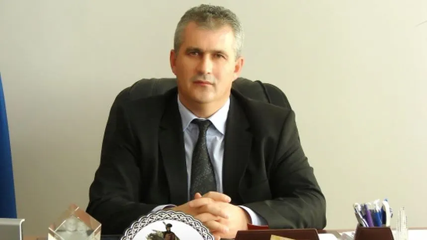 Primarul din Şelimbăr, reţinut de DNA. Ce acuzaţii i se aduc