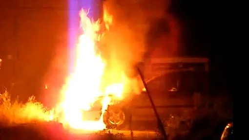 O maşină a explodat, lângă Timişoara. Pompierii, chemaţi de urgenţă