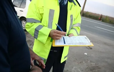 Şase cetăţeni bulgari, răniţi în urma unui accident în lanţ produs pe Autostrada Timişoara-Lugoj