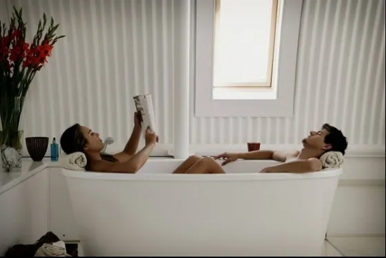 Erau intimi în jacuzzi, când soțul a făcut infarct. Angajații au înlemnit când i-au găsit așa