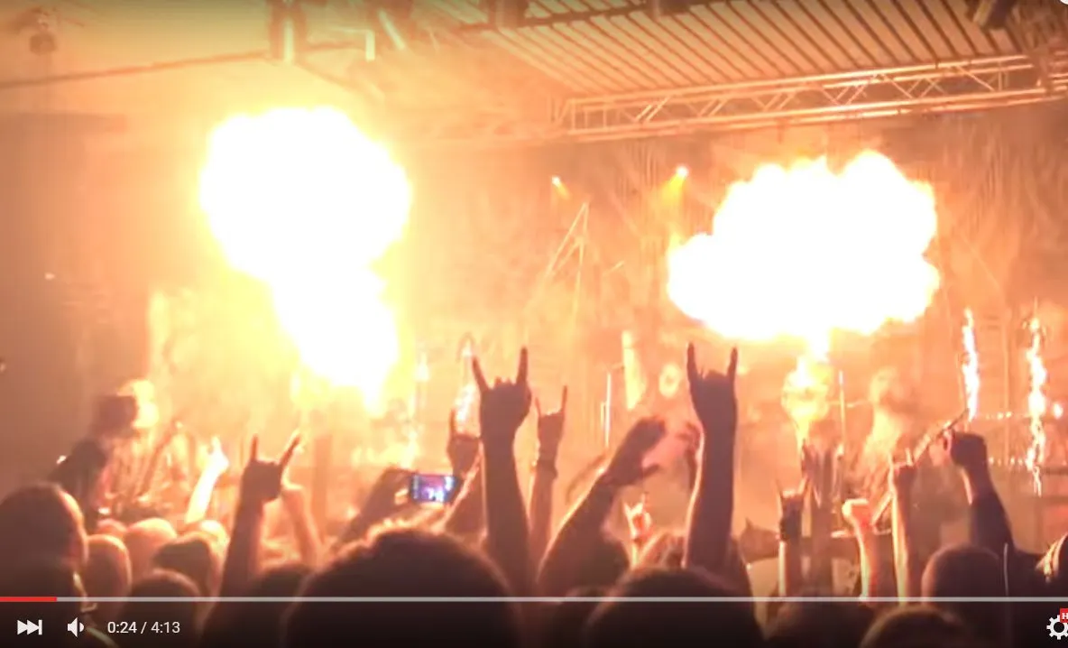 Imagini șocante. Cum decurgea un show cu flăcări, anul trecut, în club Colectiv