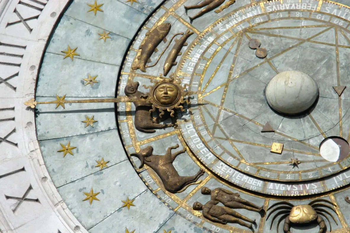 Horoscopul lunii decembrie 2015