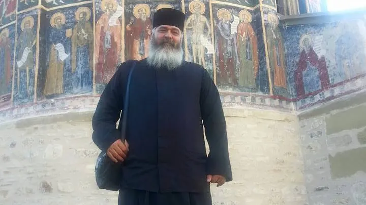 Postarea şocantă a unui preot pe Facebook: "Au şi femeile o boală". Care e păcatul de neiertat