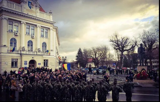 ZIUA NAȚIONALĂ în țară: La Alba Iulia și Iași s-a scandat ”Basarabia e România” şi ”Colectiv” 