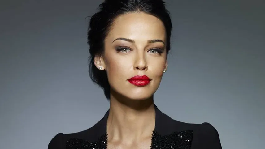 Cum arăta Andreea Raicu în urmă cu 18 ani. Poza inedită publicată pe Facebook