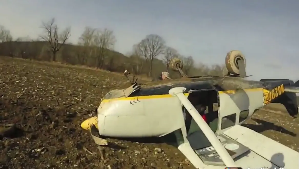 Prăbuşirea unui avion, filmată de un pasager aflat la bord. Imaginile sunt terifiante