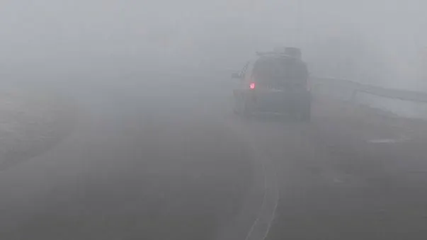 Atenție șoferi! Ceață pe A2 și pe câteva drumuri naționale 