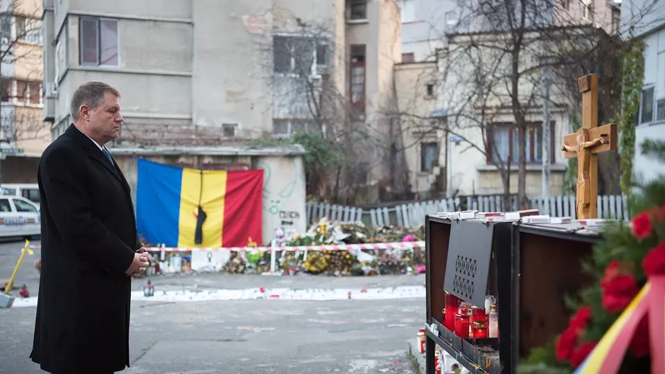 Iohannis a mers iar la locul tragediei din Colectiv: Nu vreau şi nu pot să uit ce s-a întâmplat