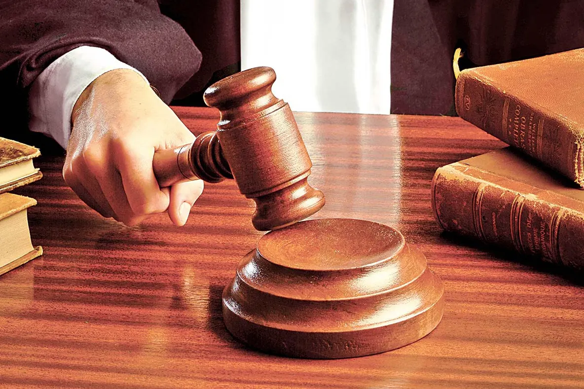Comisar-şef din Poliţia Bacău, condamnat la închisoare pentru favorizarea infractorului