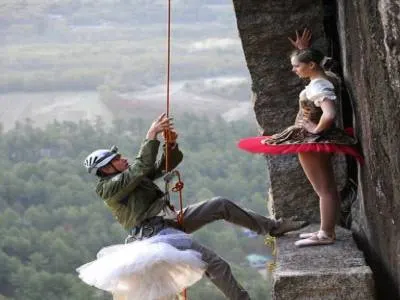 Miri cu adrenalină: cele mai spectaculoase fotografii de nuntă