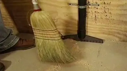 Mătura în biserică, dar deodată a auzit un zgomot ciudat. "Stătea chiar lângă Fecioara Maria"