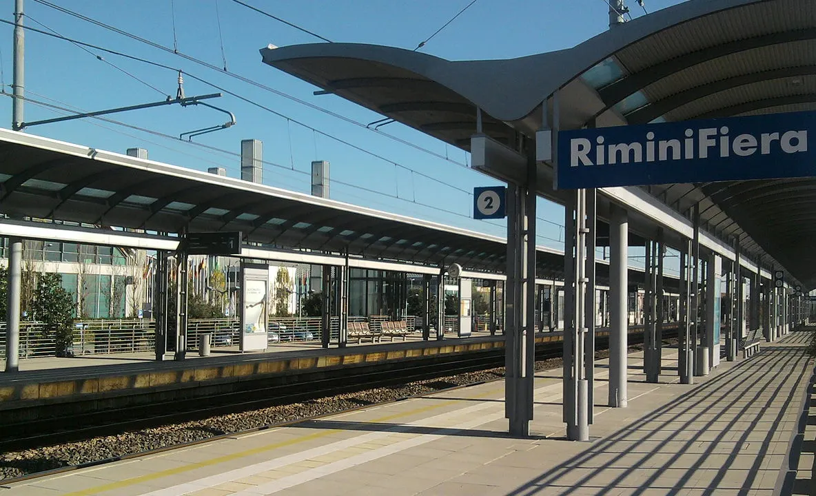 Principala gară din Roma, evacuată după ce un bărbat înarmat a fost văzut în apropiere
