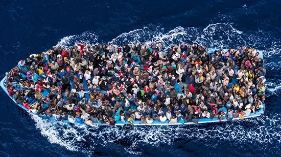 FMI: Încă 4 milioane de migranţi ar putea ajunge în UE în doi ani