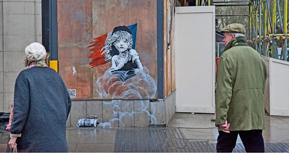 Lucrarea prin care Banksy critică gestionarea crizei imigranţilor în Franţa