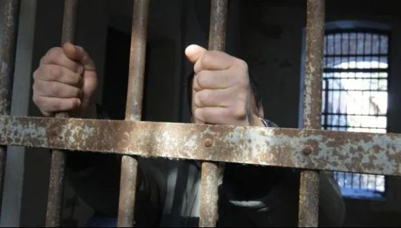 Actorul dintr-un serial foarte îndrăgit în România a ajuns după gratii
