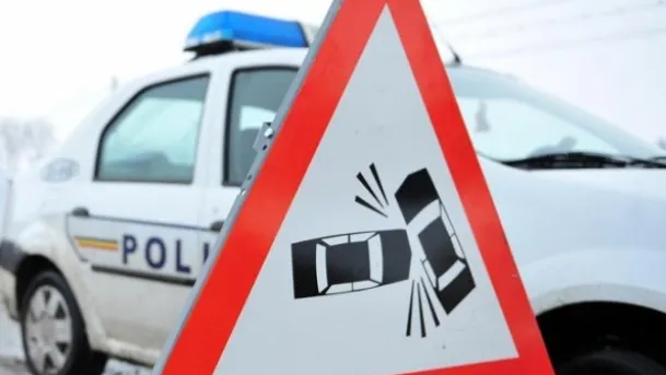Accident CUMPLIT în Bistriţa: şapte persoane rănite, după ce două maşini s-au ciocnit frontal